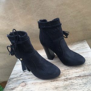 Black thick heel ankle Booties